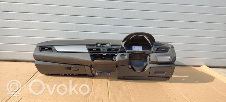 BMW 2 F45 Panelė 9378912