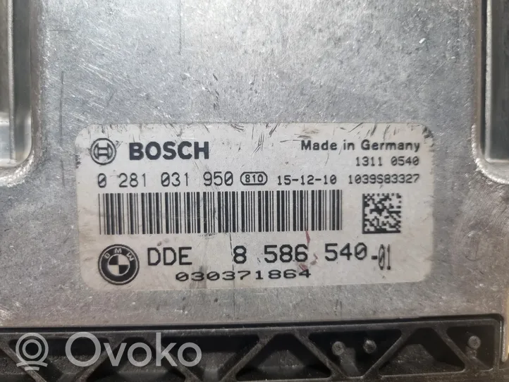BMW 3 F30 F35 F31 Variklio valdymo blokas 8586540