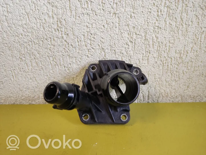 BMW 4 F36 Gran coupe Termostat / Obudowa termostatu 8577895