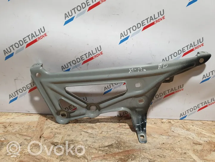 BMW X1 F48 F49 Soporte de montaje del guardabarros 7329448