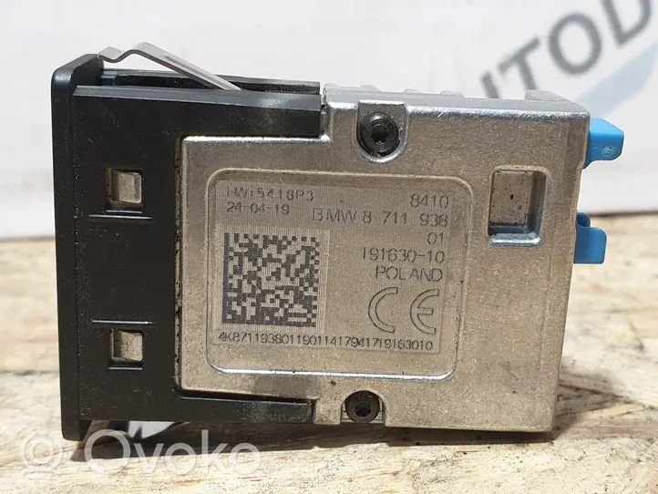 BMW 3 G20 G21 Connettore plug in USB 8711938