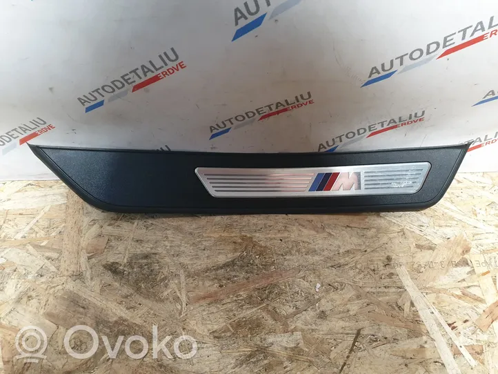 BMW 5 F10 F11 Listwa progowa tylna 8050052