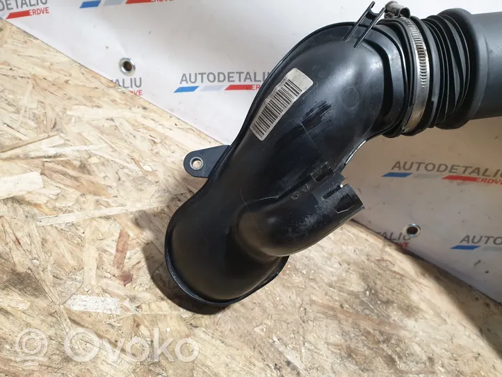 BMW X6 E71 Turboahtimen ilmanoton letku 7812264