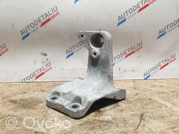 BMW 1 F20 F21 Engine mounting bracket 6788612