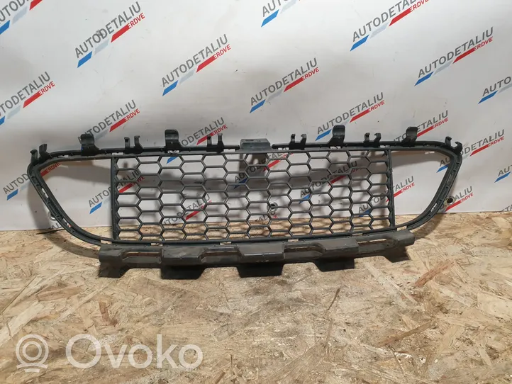 BMW 3 F30 F35 F31 Grille inférieure de pare-chocs avant 8068124