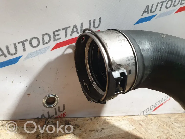 BMW 5 F10 F11 Tube d'admission de tuyau de refroidisseur intermédiaire 4735270