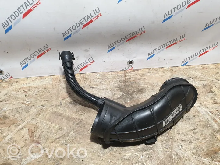 BMW X5 E70 Oro paėmimo kanalo detalė (-ės) 7812059