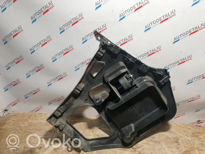 BMW 2 F22 F23 Puskurin kannattimen kulmakannake 7285534