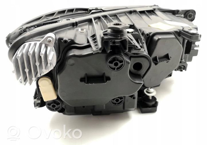 Volkswagen PASSAT B8 Lampa przednia 3G2941081T