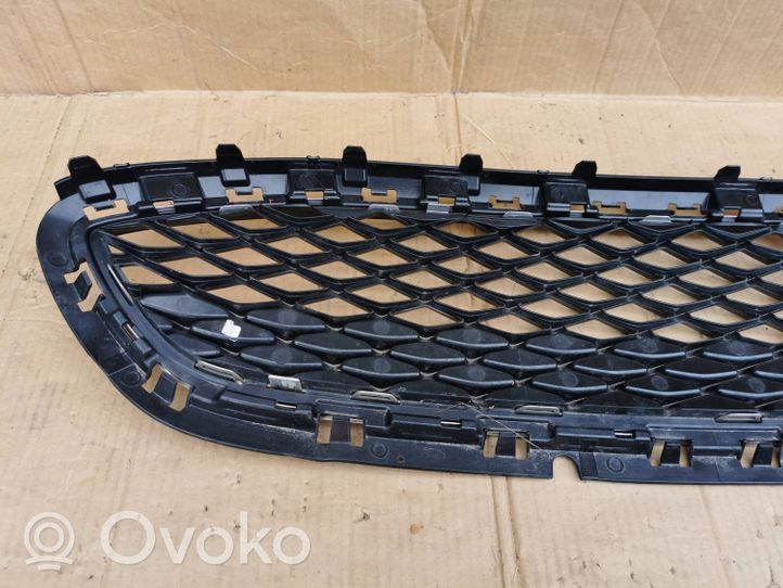 Ford Fiesta Grotelės viršutinės H1BB8B271A1