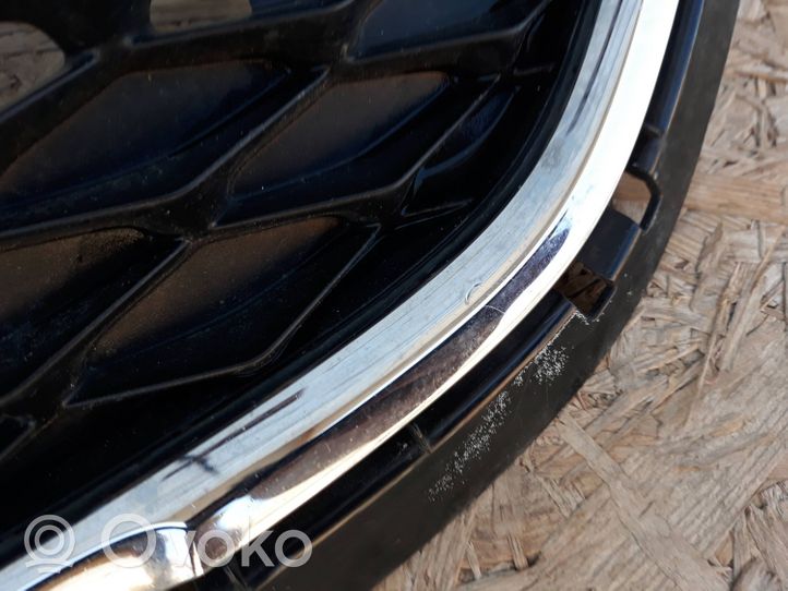 Ford Fiesta Grille calandre supérieure de pare-chocs avant H1BB-8B271-A5