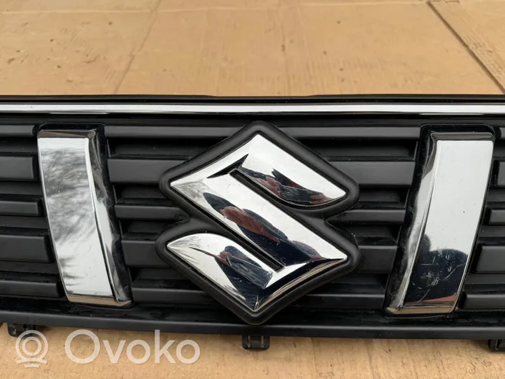 Suzuki Vitara (LY) Maskownica / Grill / Atrapa górna chłodnicy 7212186R0