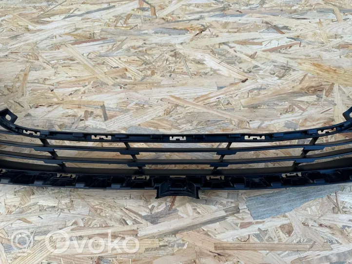 Peugeot 208 Grille inférieure de pare-chocs avant 9823209880