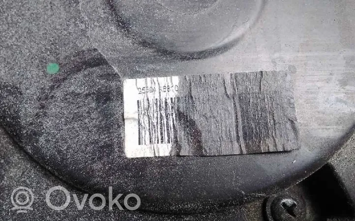 Hyundai i30 Jäähdyttimen jäähdytinpuhallin 25604A6810