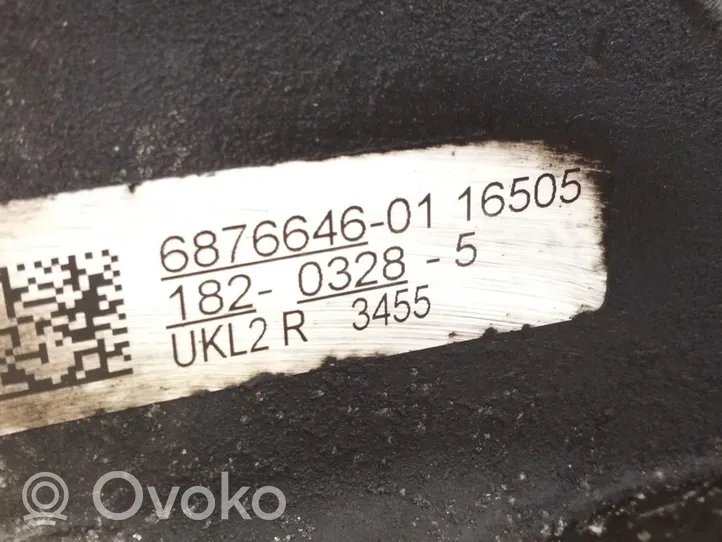 BMW 2 F46 Zwrotnica koła przedniego 687664601