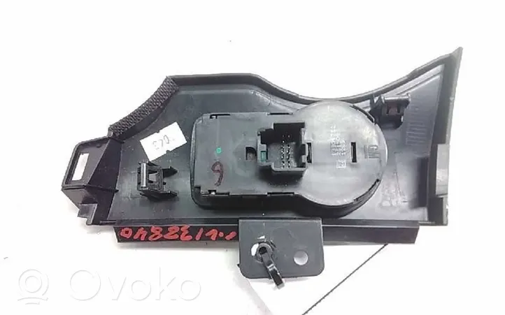 Chevrolet Orlando Interruttore di regolazione dell’illuminazione del quadro 13301752