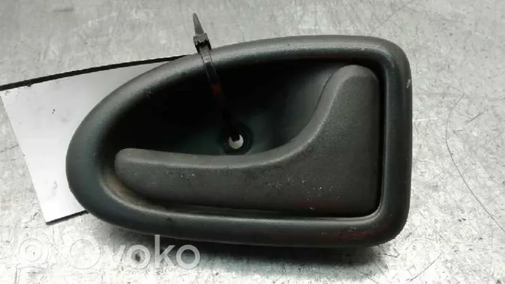 Nissan Primastar Klamka wewnętrzna drzwi przednich 8200028995