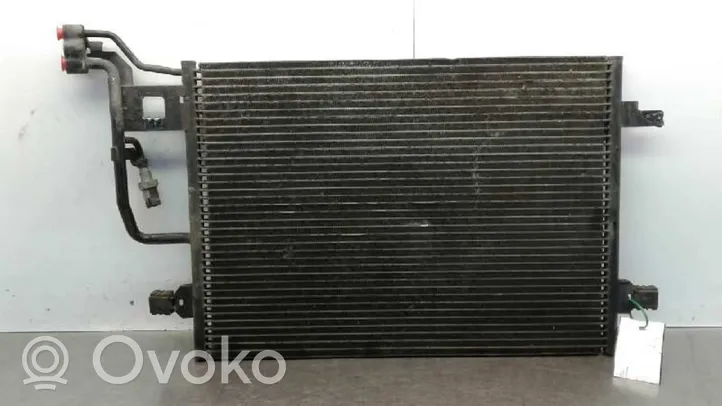 Volkswagen Passat Alltrack Radiatore di raffreddamento A/C (condensatore) 3B0260401