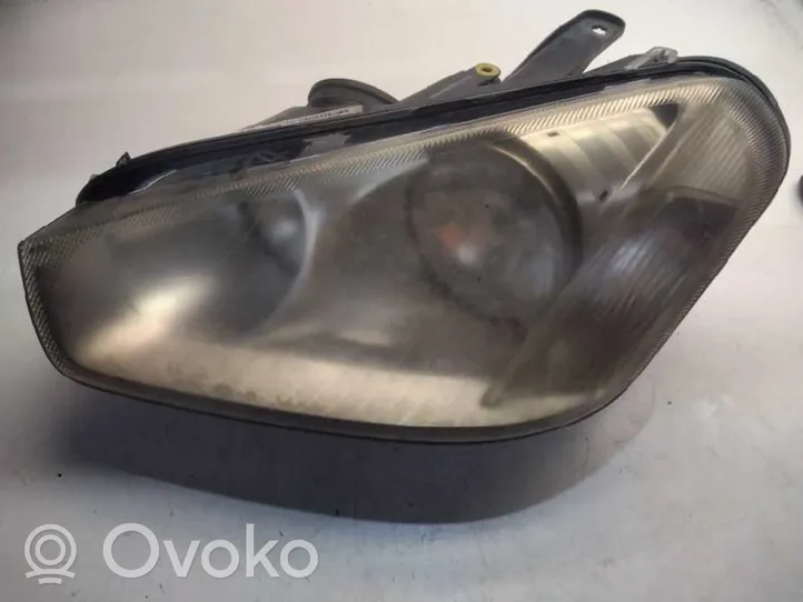 Ford Focus Lampa przednia 7M5113W030AA