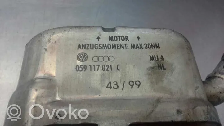 Volkswagen Passat Alltrack Moottoriöljyn jäähdytinlaite 059117021C
