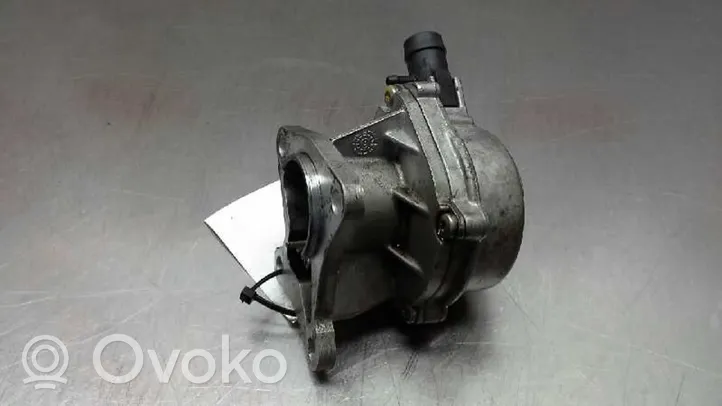 Renault Laguna I Vacuum pump 7211722200