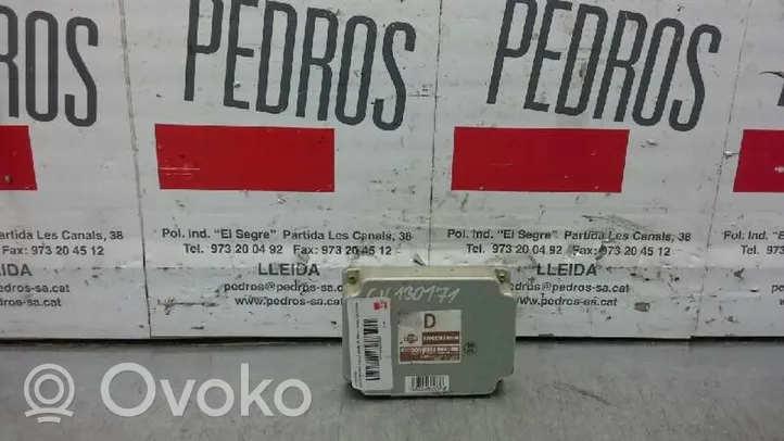 Nissan Navara Sterownik / Moduł ECU 33084EA302