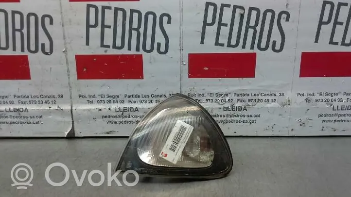 Toyota Avensis T220 Indicatore di direzione anteriore 8152105020