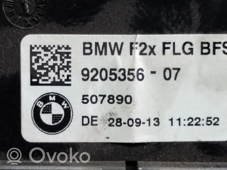 BMW 1 E82 E88 Dysze / Kratki środkowego nawiewu deski rozdzielczej 920535607