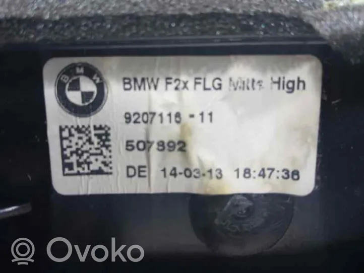 BMW 1 E82 E88 Kojelaudan keskiosan tuuletussuuttimen ritilä 920711611