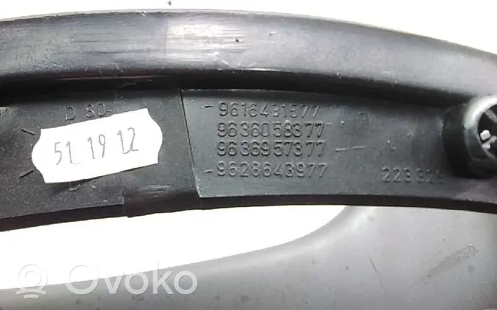 Peugeot 406 Kojelaudan keskiosan tuuletussuuttimen ritilä 9616431577