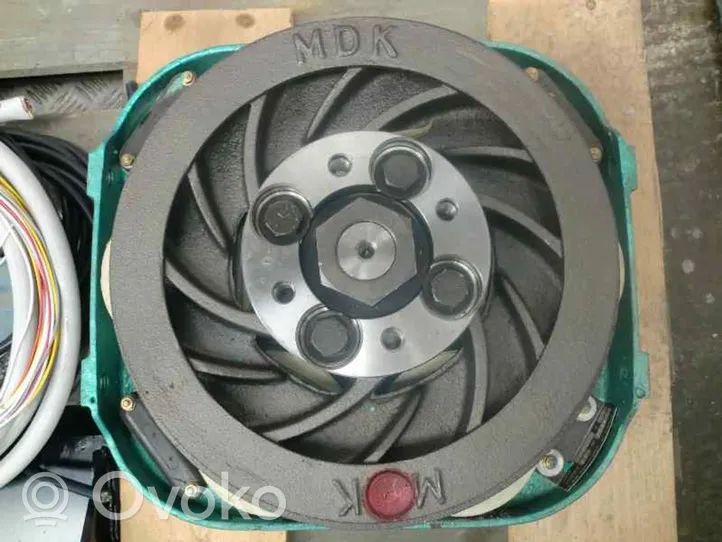 Nissan Atleon Moottorin ohjainlaite/moduuli 