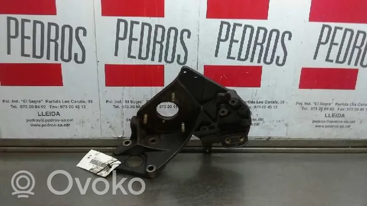 Nissan Primera Support de générateur / alternateur 9Y09