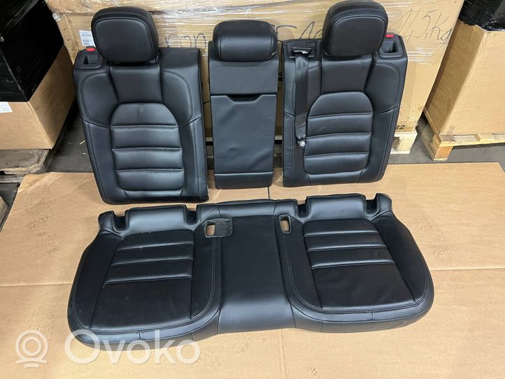 Porsche Macan Second row seats 