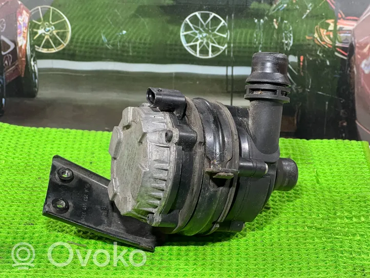 Mercedes-Benz E W213 Pompe à eau de liquide de refroidissement A0005002686