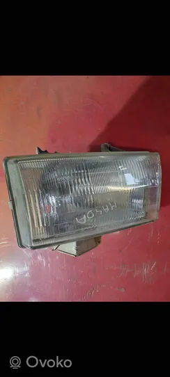 Mazda B2500 Lampa przednia UPM60GF20