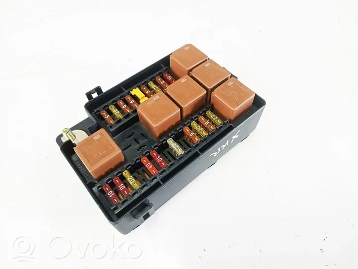 Jaguar XK8 - XKR Fuse module ljb2822db