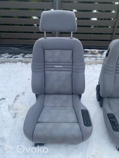 Volkswagen Golf III Seat set 457502