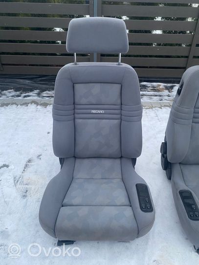 Mercedes-Benz E W124 Sitze komplett 