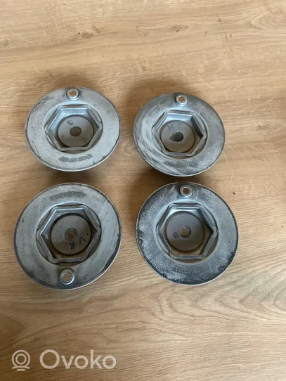 BMW 5 E28 R16 wheel hub/cap/trim A90615