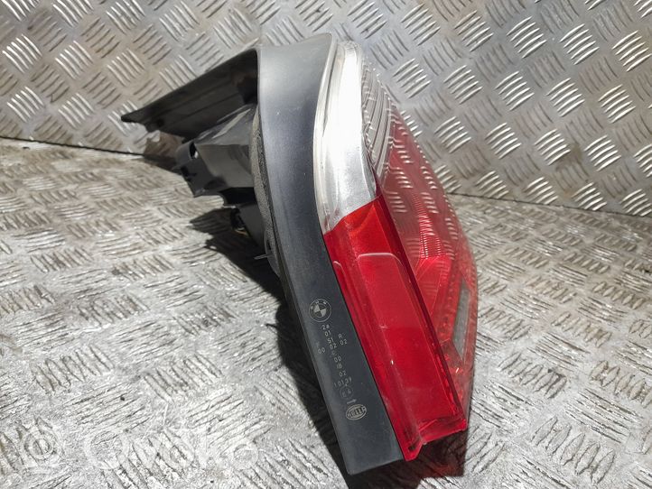 BMW 5 E60 E61 Lampa tylna 6910768