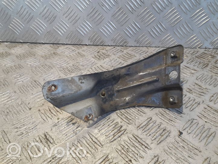 Volkswagen Golf VI Supporto di montaggio del parafango 5K6821137