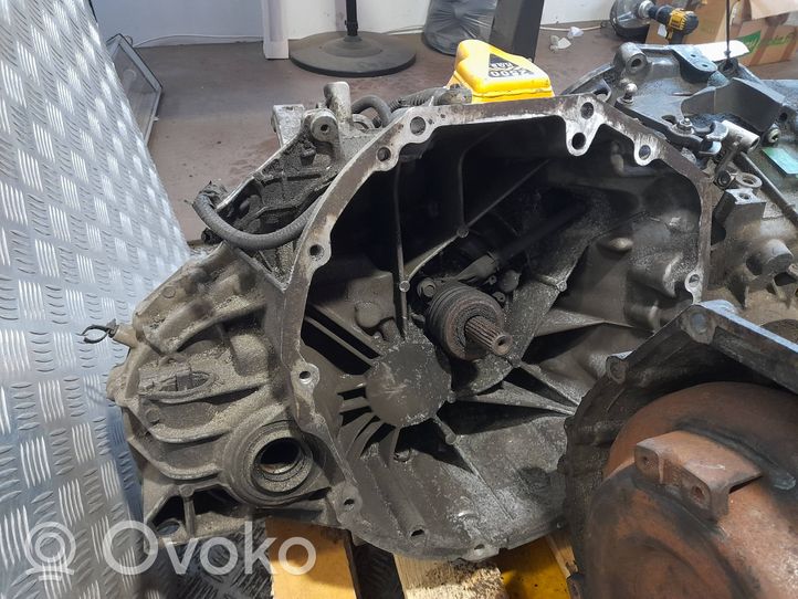 Nissan Qashqai Manuaalinen 6-portainen vaihdelaatikko JG70EVA