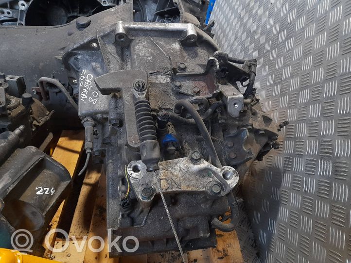 Nissan Qashqai Manuaalinen 6-portainen vaihdelaatikko JG70EVA