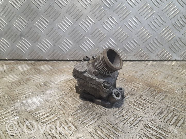 Volvo V70 Boîtier de thermostat / thermostat 30777475