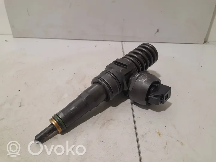 Volkswagen Transporter - Caravelle T5 Injecteur de carburant 038130073BN