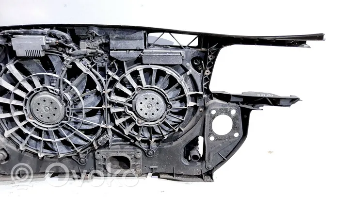 Audi A4 S4 B6 8E 8H Radiatorių panelė (televizorius) 4A0010114S