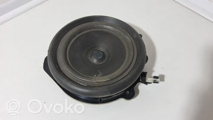 Audi A4 S4 B7 8E 8H Takaoven kaiutin 8E0035411