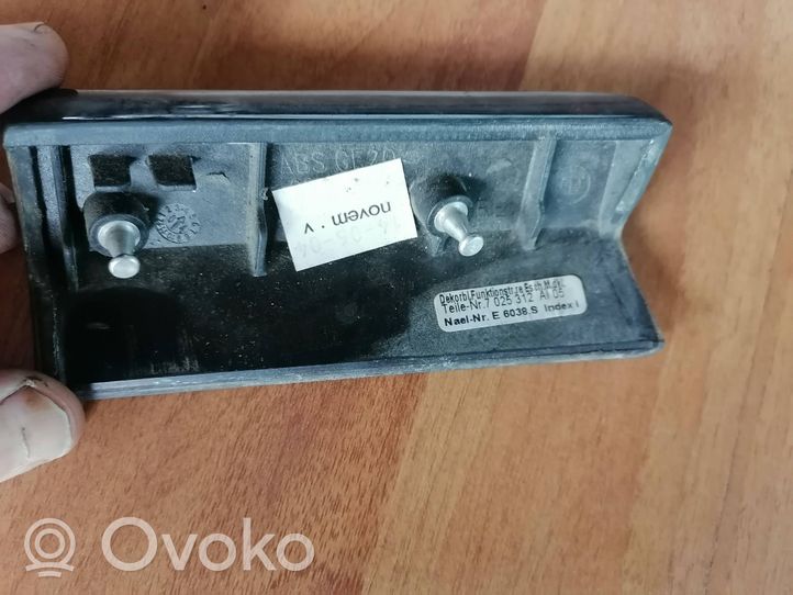 BMW 7 E65 E66 Dekorleiste Zierleiste Blende Handschuhfach 7025312