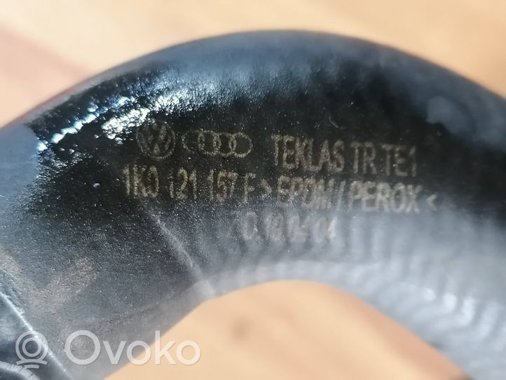 Volkswagen Touran I Tubo flessibile del liquido di raffreddamento del motore 1K0121157F