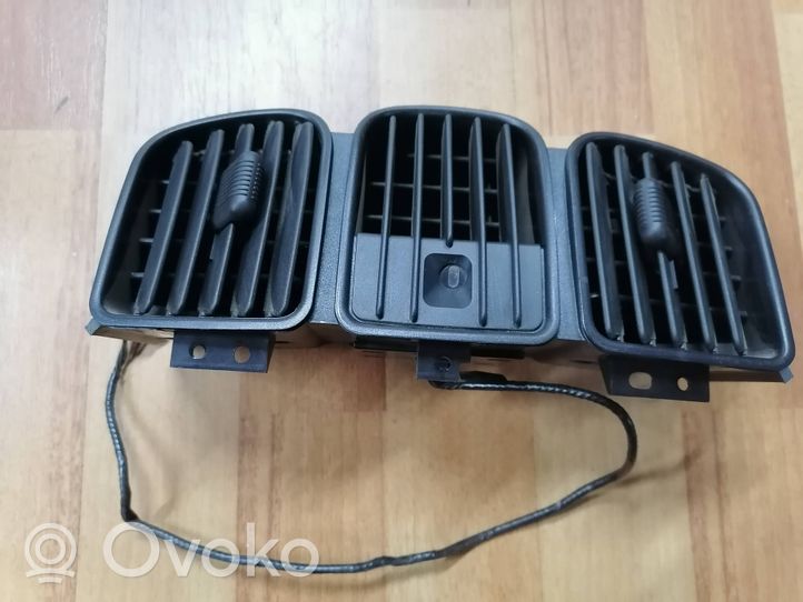 Chrysler Voyager Centrālais gaisa ventilācijas režģis P12221078A